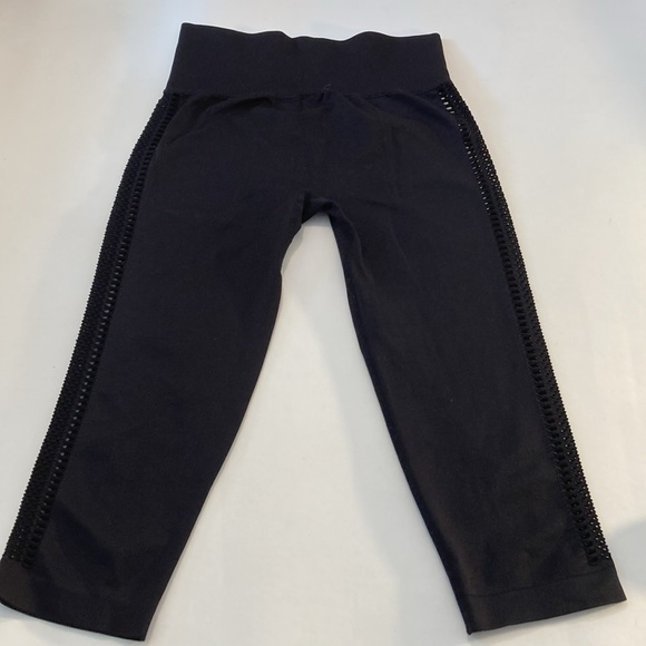 Yoga set- forever 21 -small - Picture 2 of 12